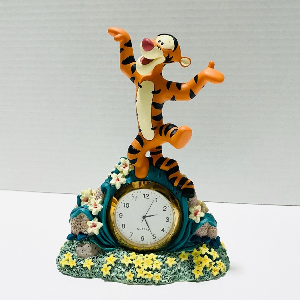 NEW Disney Direct Tigger clock